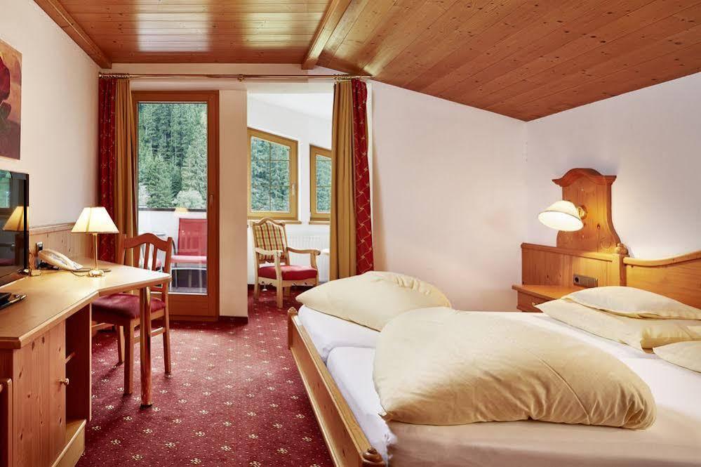 Auenhotel Tux Kültér fotó