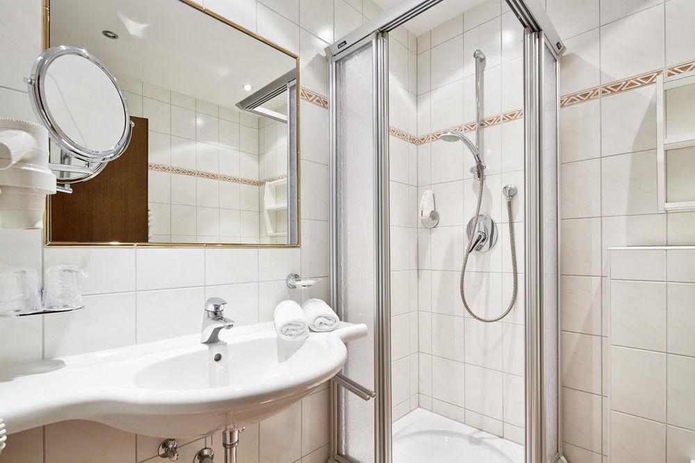 Auenhotel Tux Kültér fotó